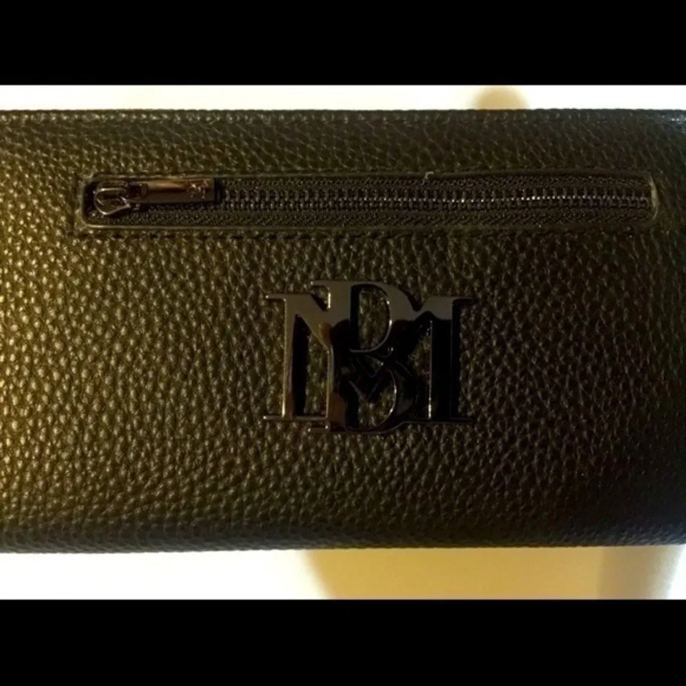 NWOT Badgley‎ Mischka Wallet